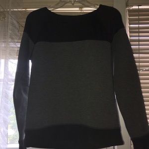 grey and black Athleta crew neck sweatshirt